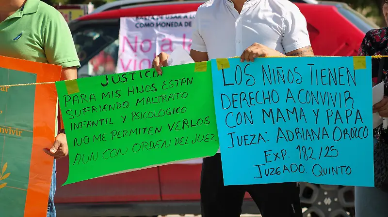 Laguneros separados de sus hijos se manifiestan en Juzgados de lo Familiar